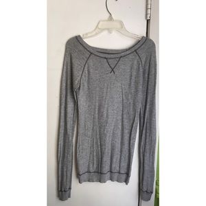 GRAY LONGSLEEVE TOP
